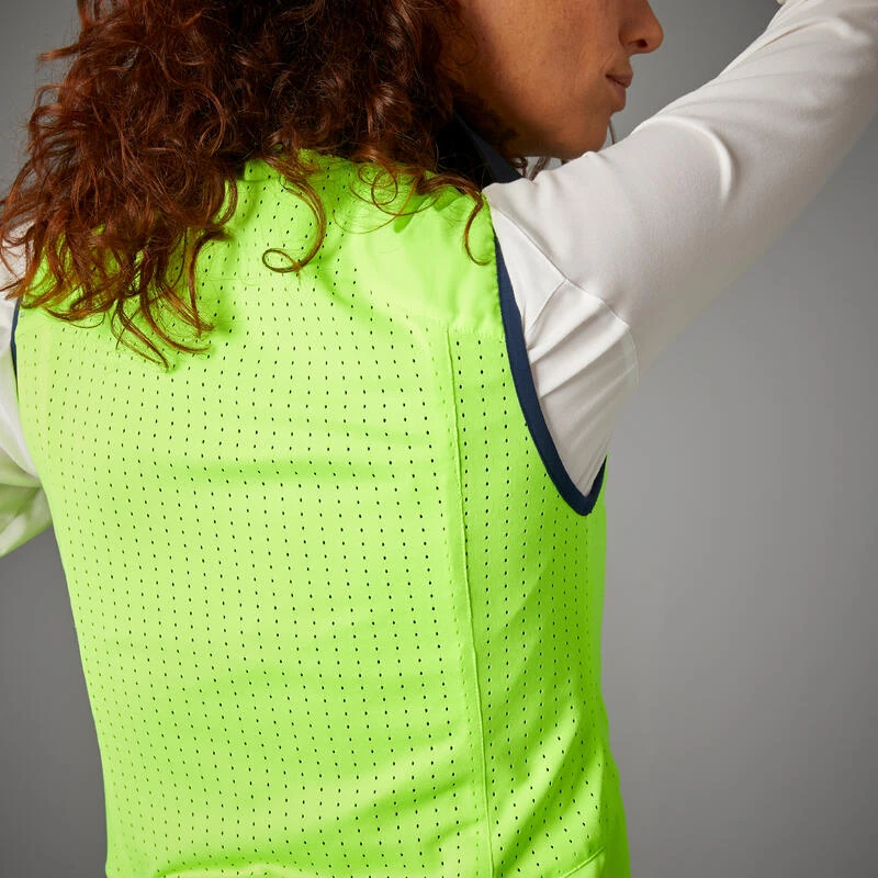 BTWIN GILET VELO SANS MANCHE REVERSIBLE CERTIFIE EPI VISIBILITE JOUR NUIT 560 FEMME 3 BTWIN GILET VELO SANS MANCHE REVERSIBLE CERTIFIE EPI VISIBILITE JOUR NUIT 560 FEMME – Image 3