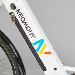 Seconde Vie - Vélo Ville électrique - NEOMOUV Ekia 2 - Blanc - TRÈS BON -Vélo Boutique seconde vie velo ville electrique neomouv ekia 2 blanc tres bon 3