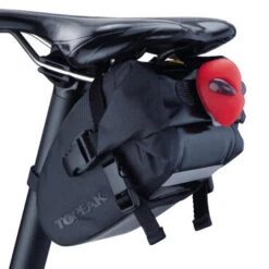 Topeak Wedge DryBag Strap - Sac De Selle Moyen -Vélo Boutique wedge drybag strap sac de selle moyen 2